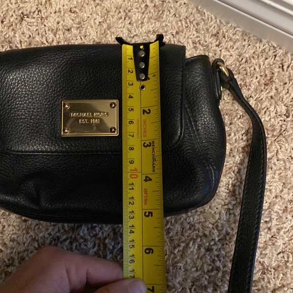 Michael Kors small purse - Picture 6 of 6